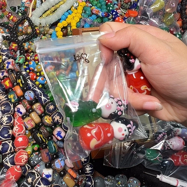颈饰玻璃琉璃娃娃2颗