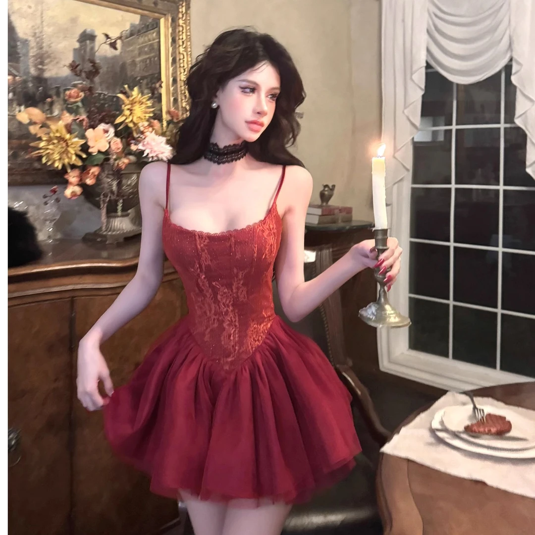 X7719纯欲辣妹蕾丝拼接吊带A字裙女春夏性感御姐露背收腰蓬蓬短裙