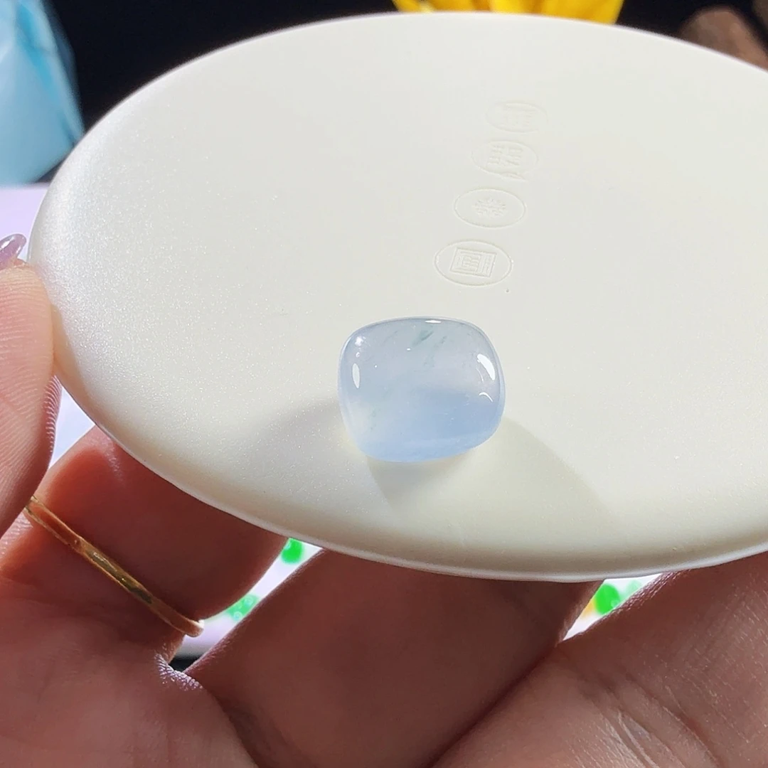 翡翠未镶嵌颈饰裸石