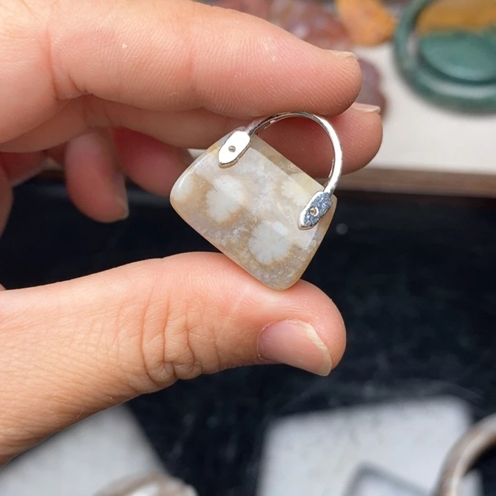 硅化珊瑚（珊瑚玉）手镯未镶嵌