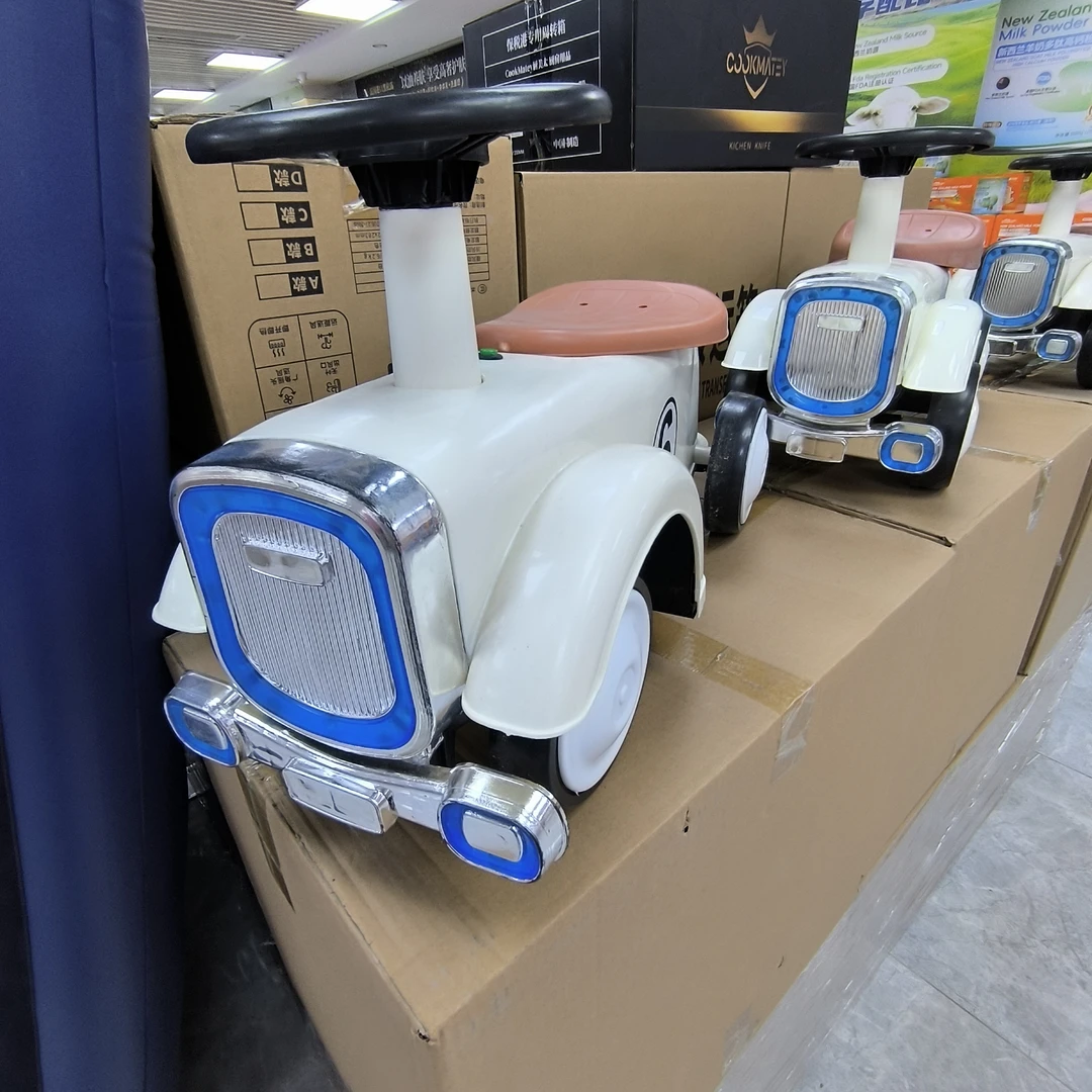 儿童四轮扭扭车--规格款式配件随机 C