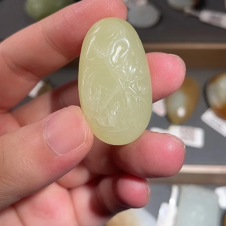 和田玉未镶嵌挂件