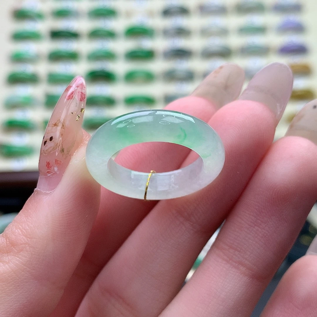 翡翠未镶嵌戒指港14