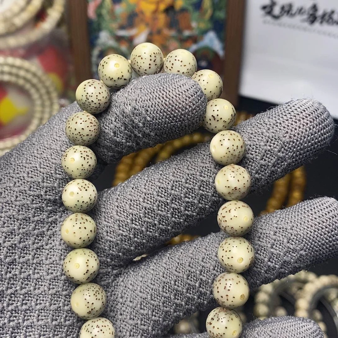 星月菩提手串手持