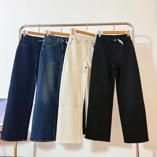 秋冬款高品质女装一体植绒高腰保暖直筒阔腿牛仔长裤