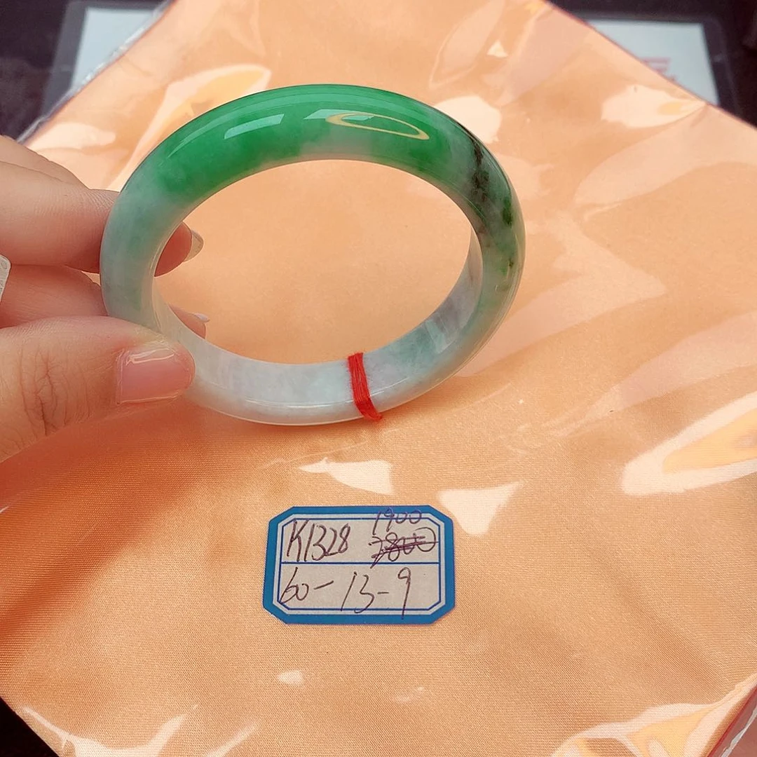 翡翠手镯未镶嵌缅甸翡翠