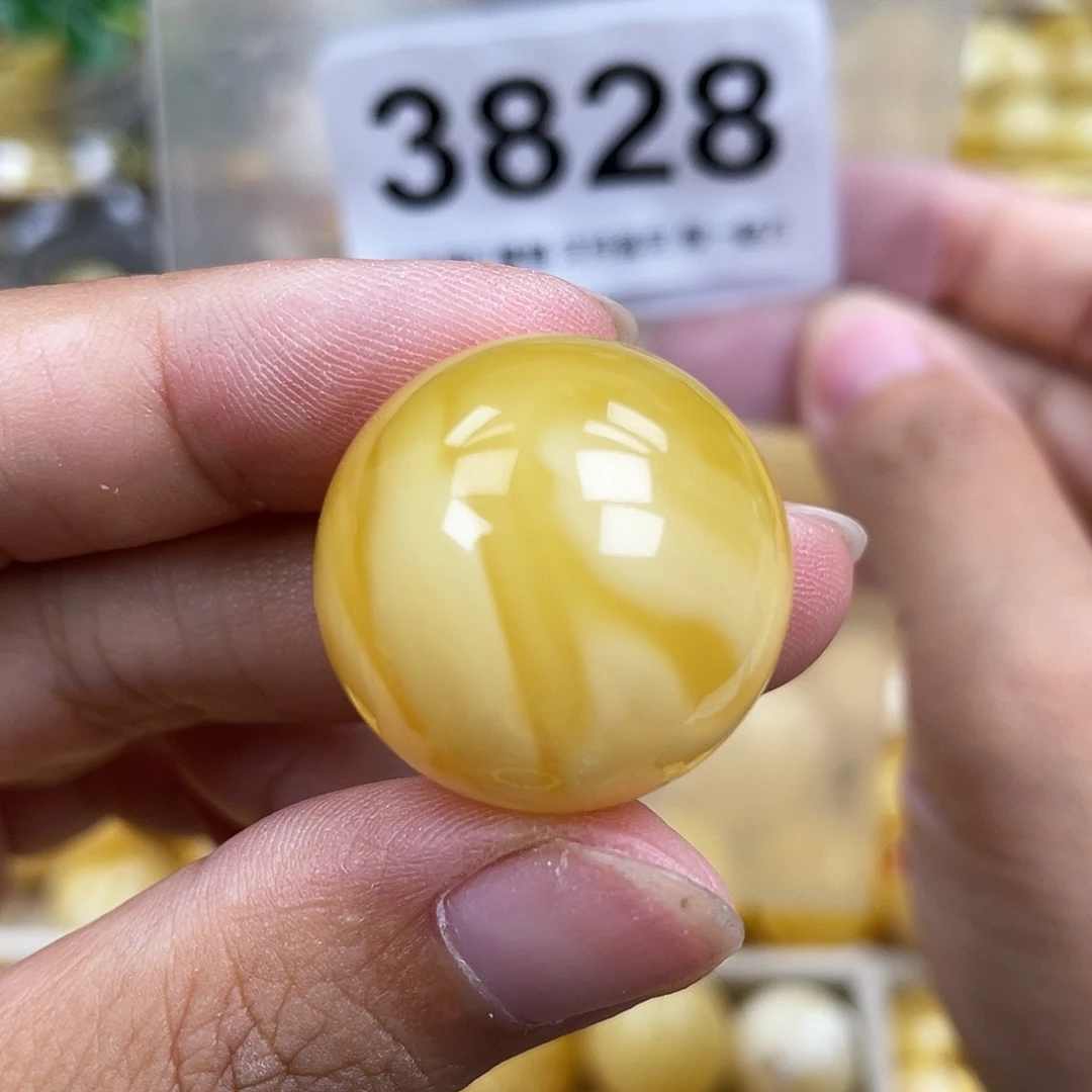 琥珀未镶嵌珠宝奇石23.7