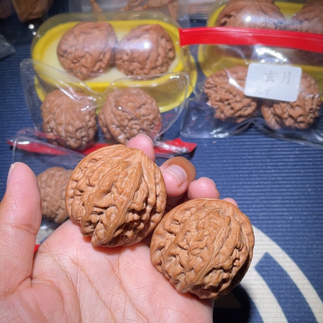 文玩核桃吊坠红锦鲤40