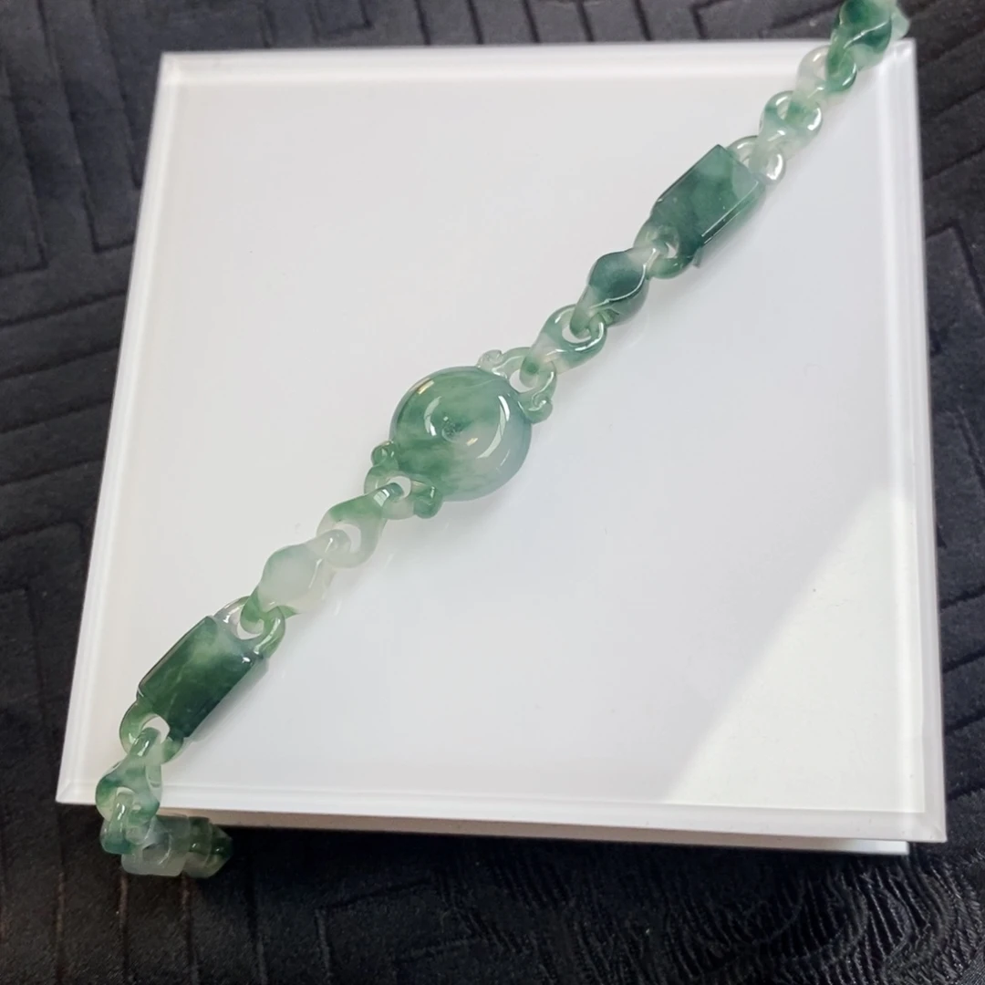 翡翠未镶嵌颈饰飘蓝花拉环