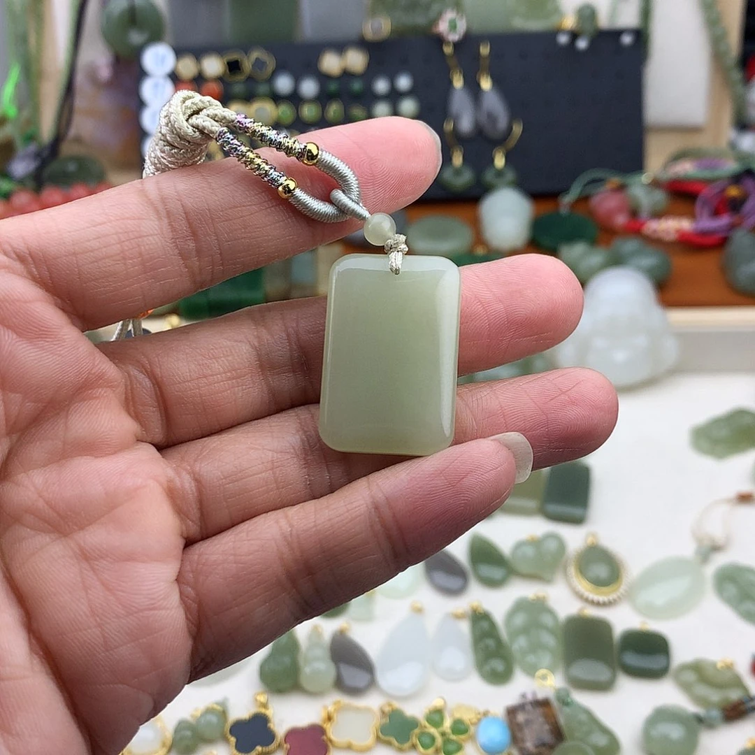 和田玉未镶嵌吊坠(不含链)