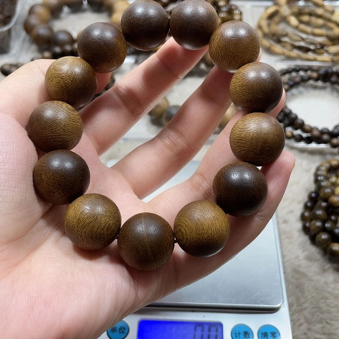 凌***乱沉香手串越南芽庄白棋楠