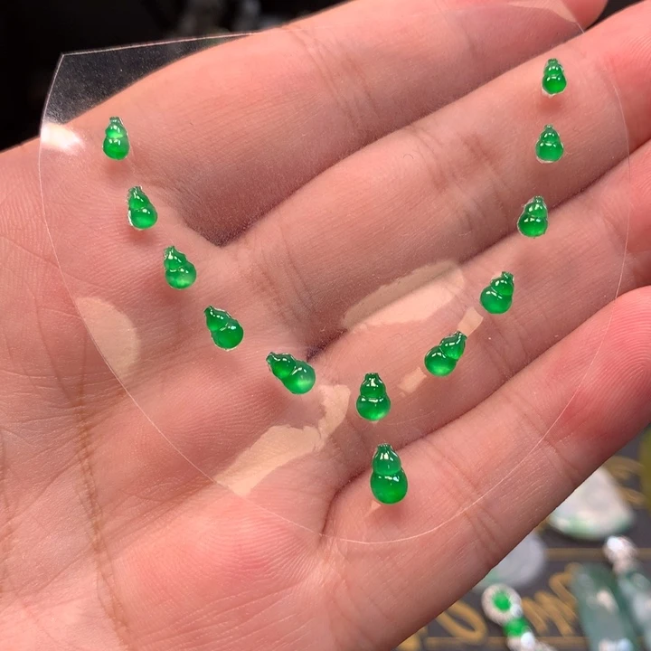 翡翠未镶嵌吊坠(不含链)定制阳色小葫芦12颗