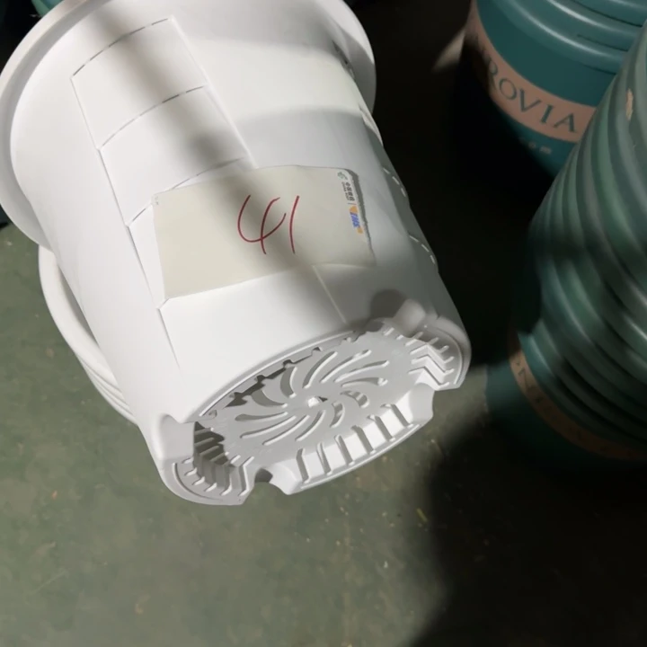 编号是41号的41号的花盆