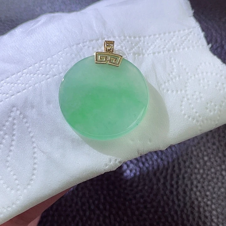 翡翠颈饰18K金镶嵌翡翠