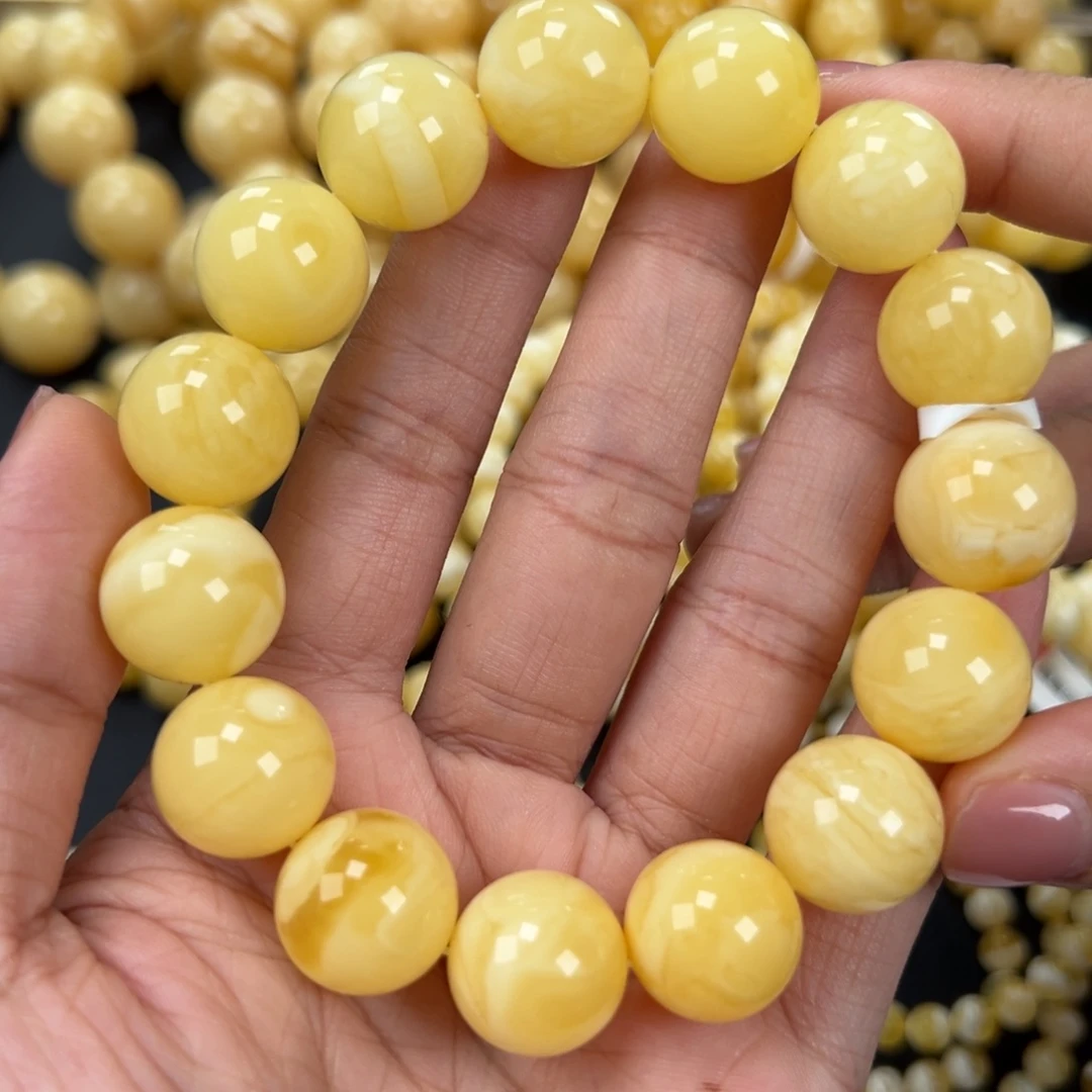 琥珀未镶嵌手链32.6克