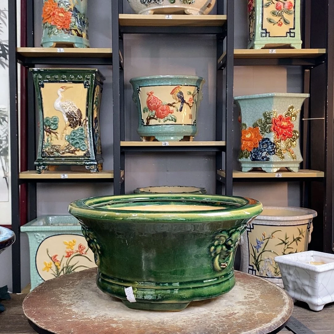 紫砂花盆强*2。