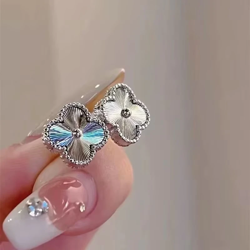 钛钢耳饰 25年全新升级铂金色镭射批花高定四叶草不掉色耳钉AAA