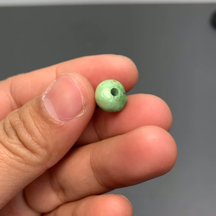 绿松石颈饰未镶嵌