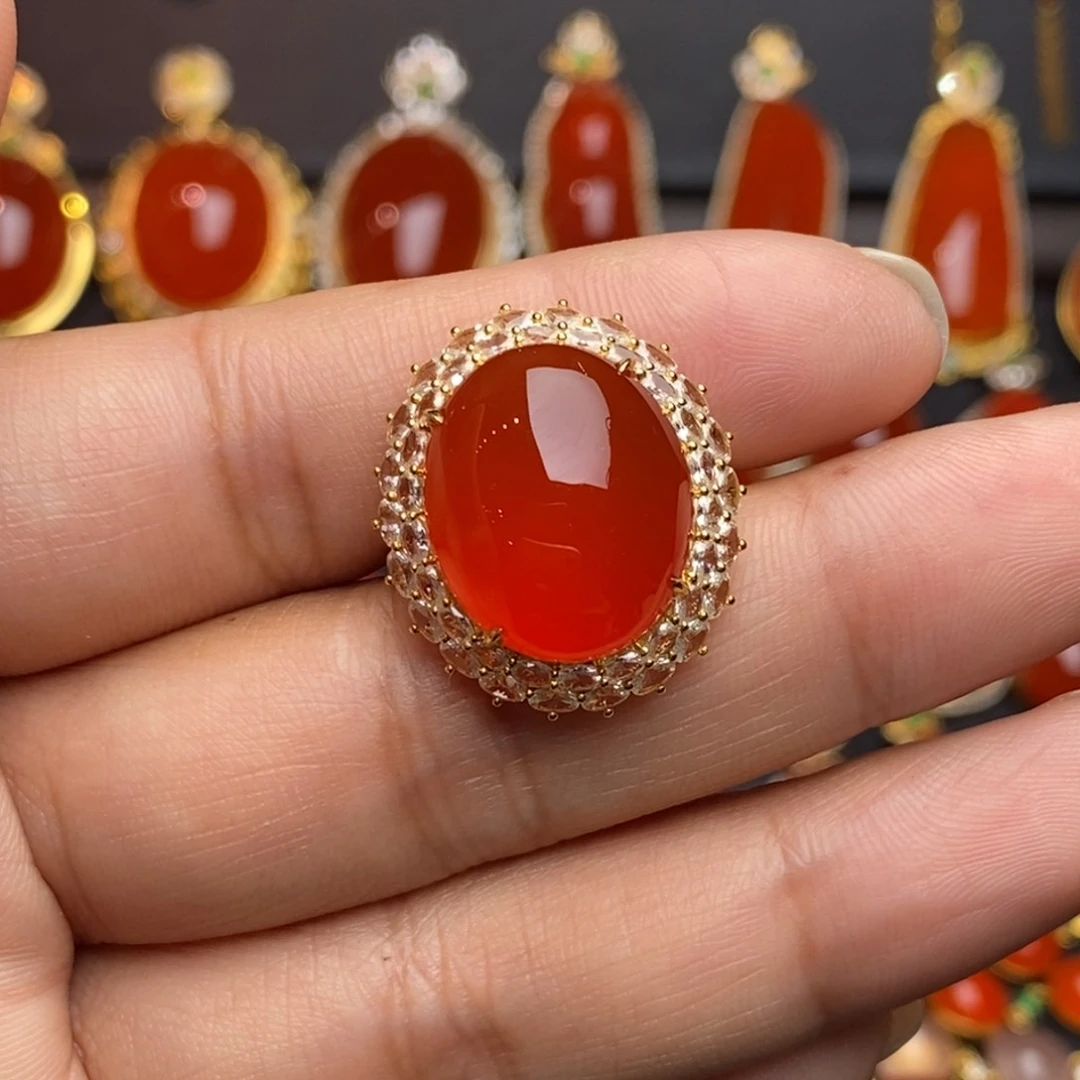 18K金镶嵌南红玛瑙戒指烧****_