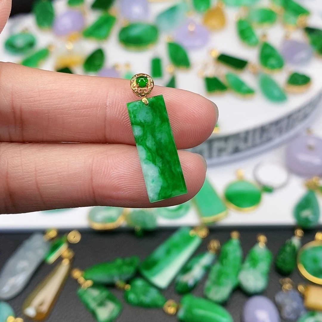 翡翠吊坠(不含链)18K金镶嵌