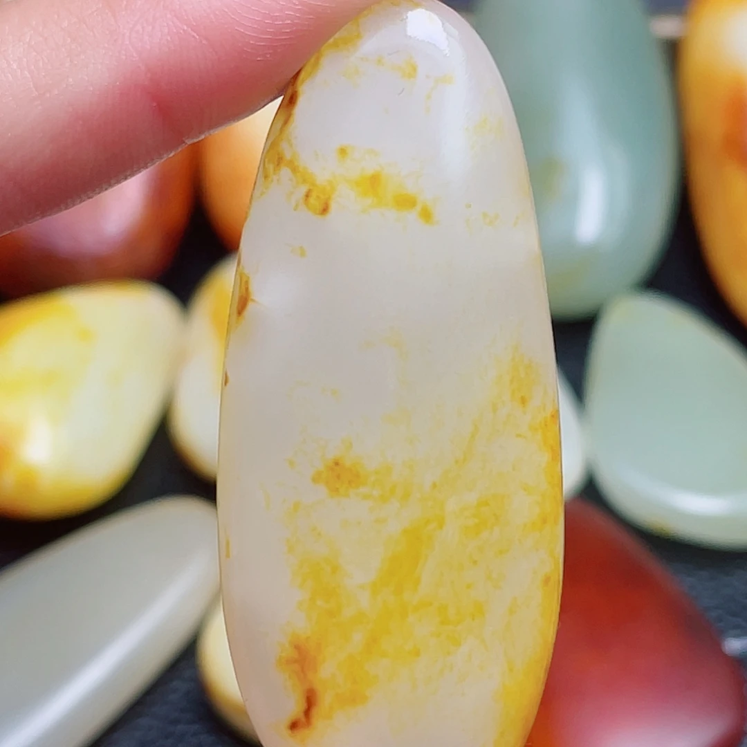 和田玉未镶嵌珠宝奇石