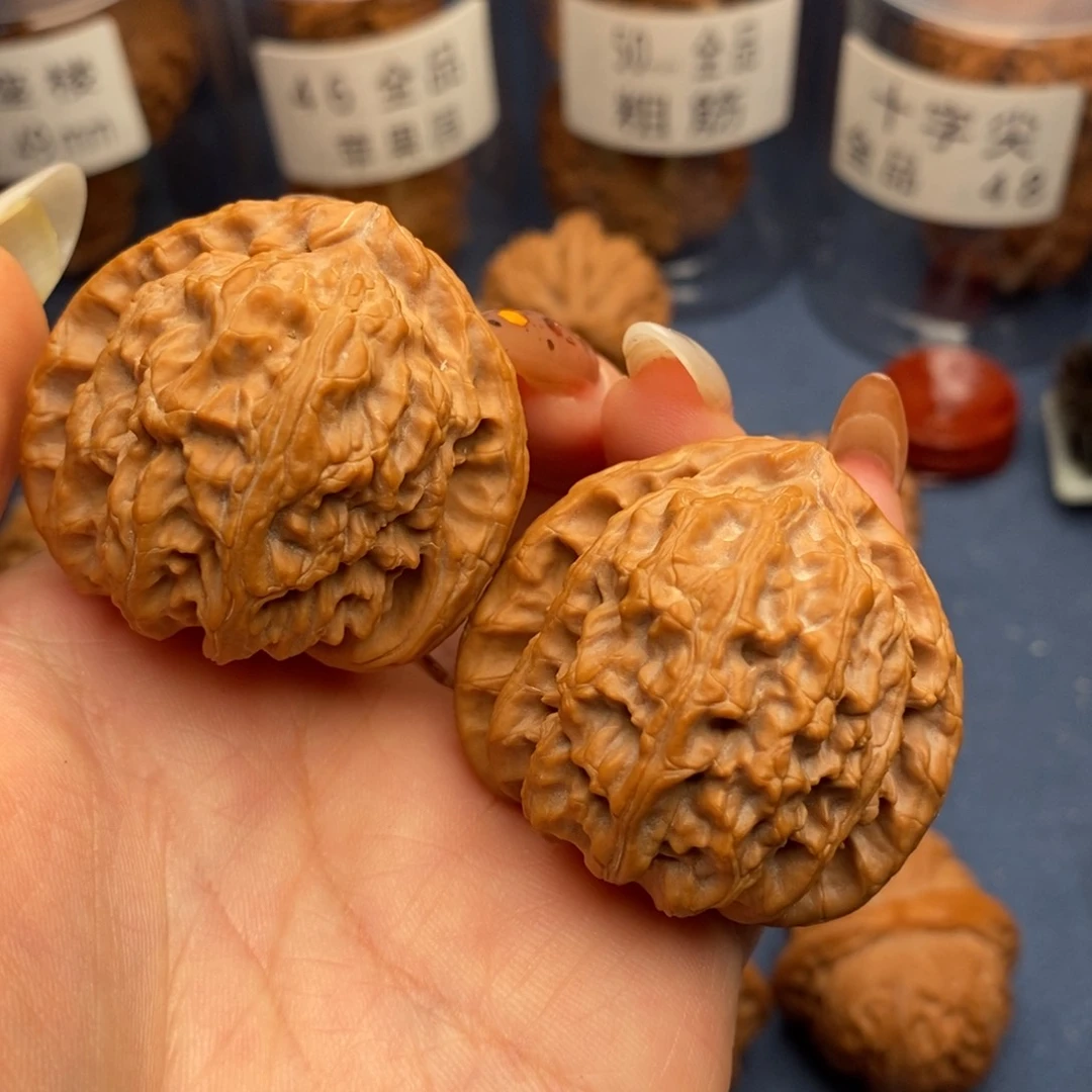 文玩核桃把件帅***砍三角白41026