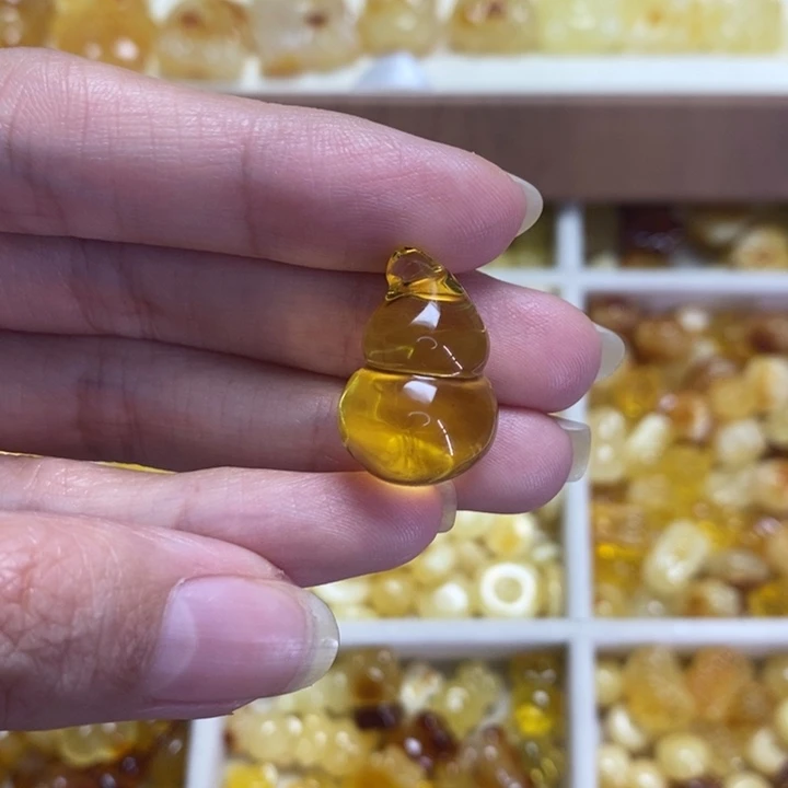 琥珀未镶嵌裸石葫芦满蜜
