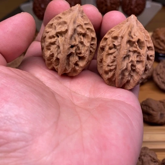 桃核把件秋八棱东北野生秋子