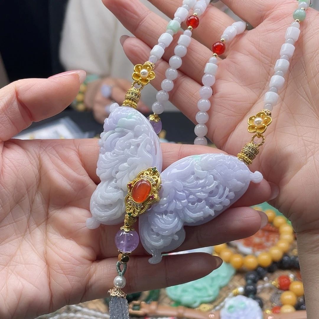 翡翠未镶嵌颈饰待编织