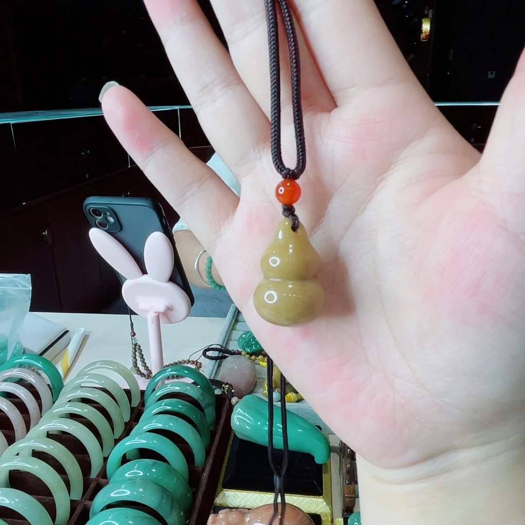 密玉（石英质玉）未镶嵌颈饰