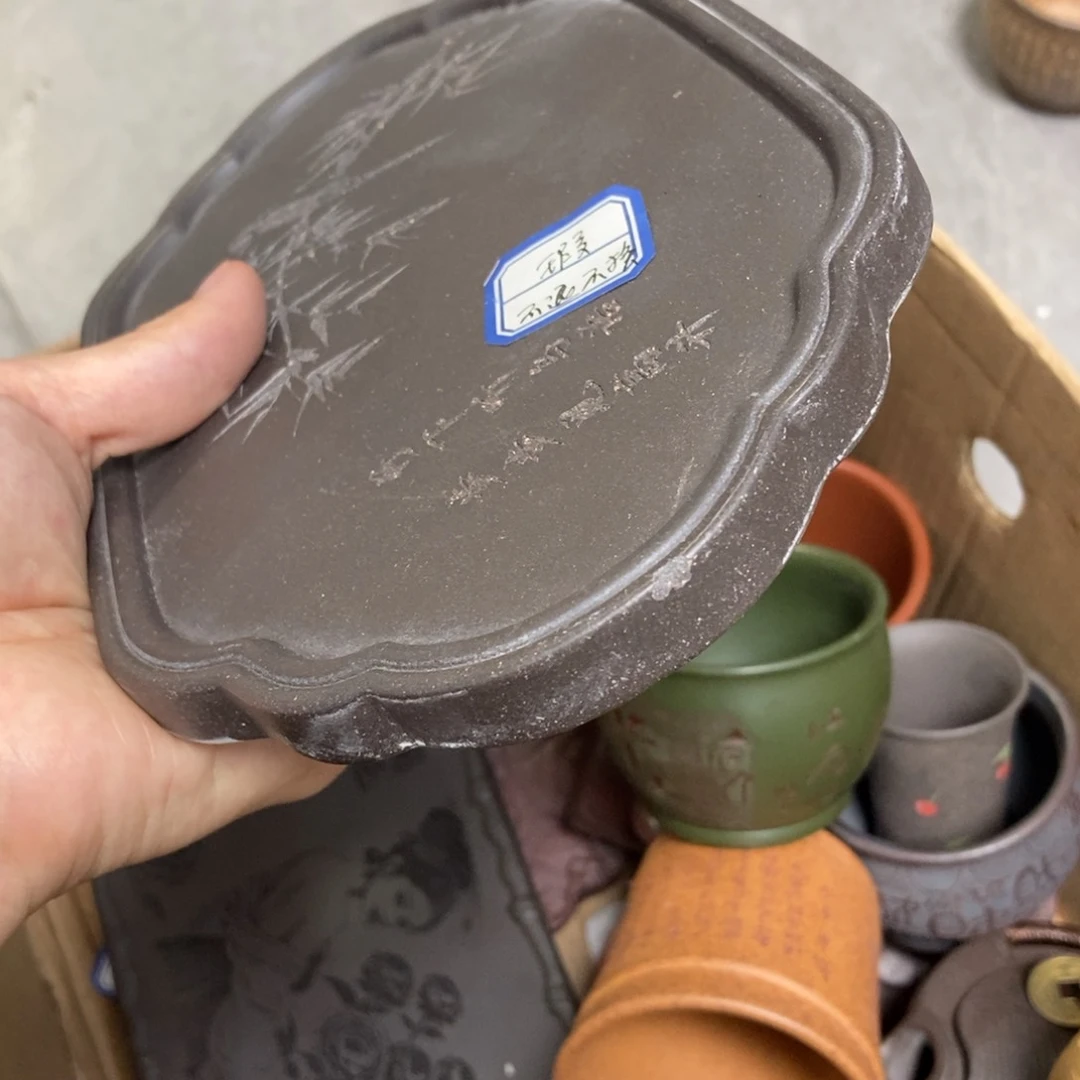 瑕疵不退不换介意勿拍磕碰