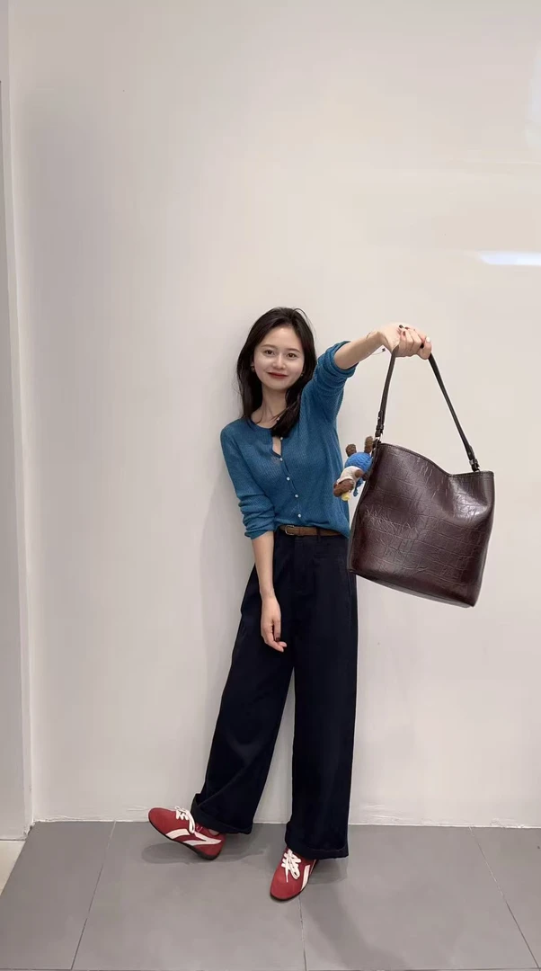 2025秋季新款韩系慵懒薄款针织开衫松弛感长袖上衣百搭休闲阔腿裤