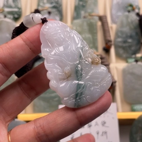 颈饰未镶嵌翡翠玉