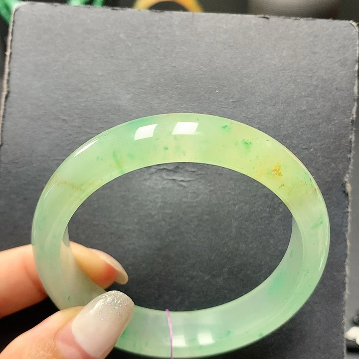 未镶嵌手镯石英质玉