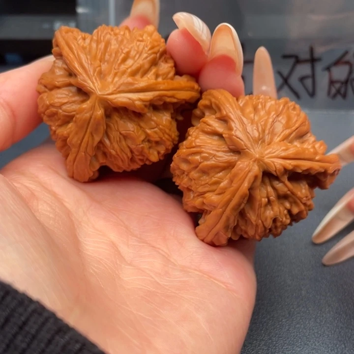 伪***装吊坠文玩核桃白狮子