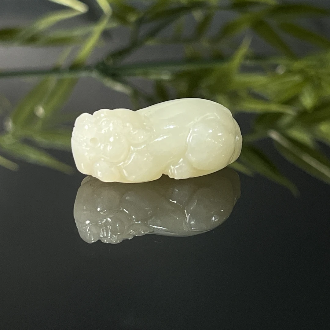 1222GC6657和田玉挂件