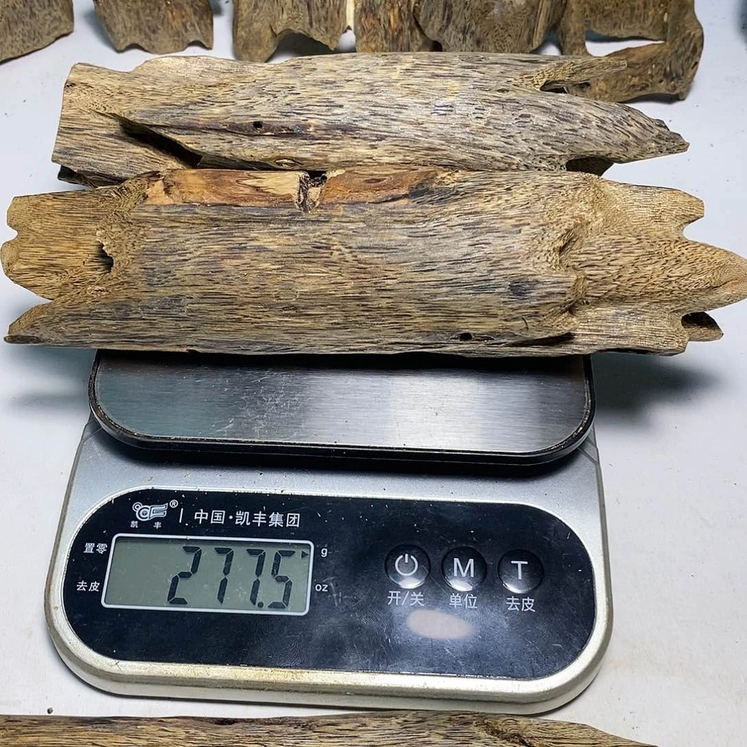 沉香沉香碎屑品*白奇虫漏277克