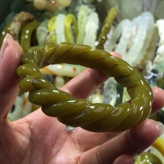 岫玉未镶嵌手镯56