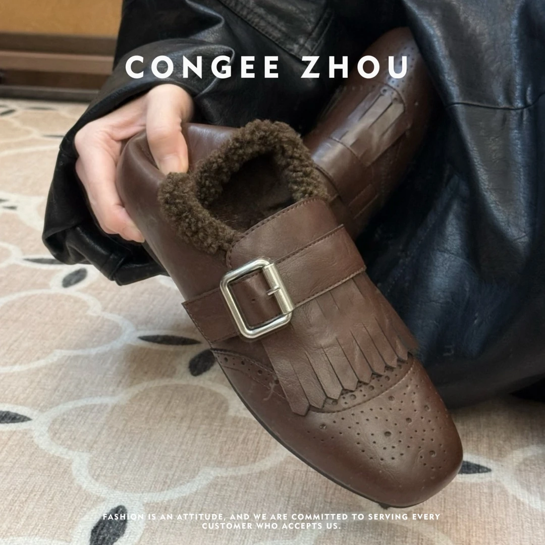 老钱风方头雕花流苏英伦小皮鞋ins女2025冬季复古平跟百搭单鞋潮