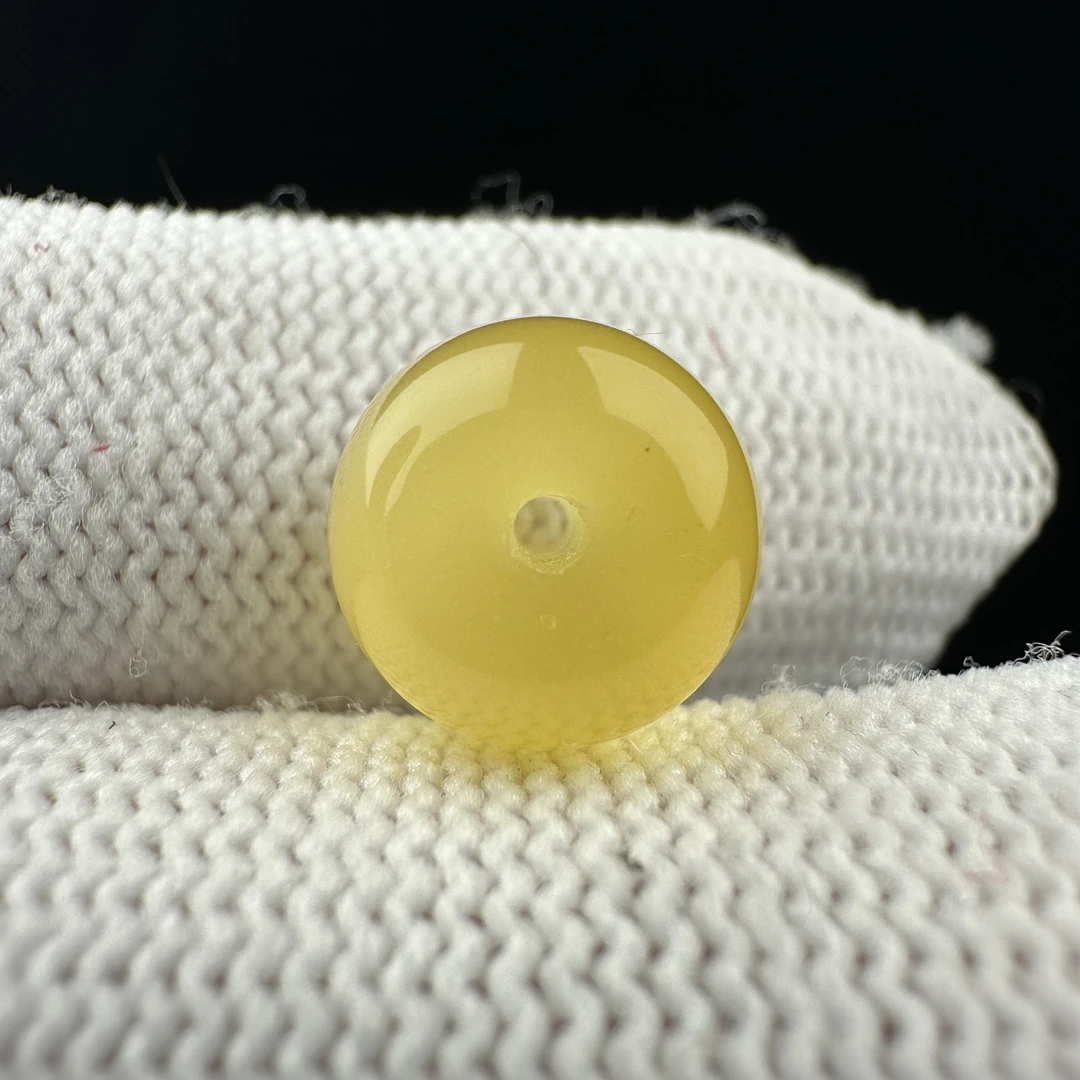 J8292天然原矿蜜蜡 墩子老型10.1*8.7mm实物拍摄一物一图