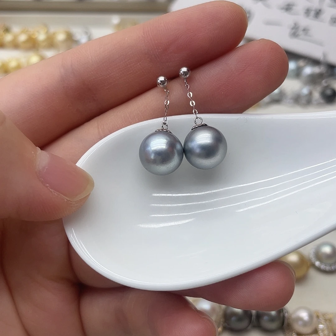 18K金镶嵌海水珍珠耳饰