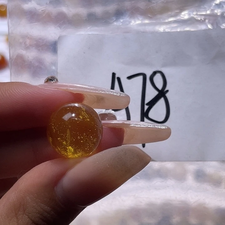 琥珀未镶嵌裸石14福利