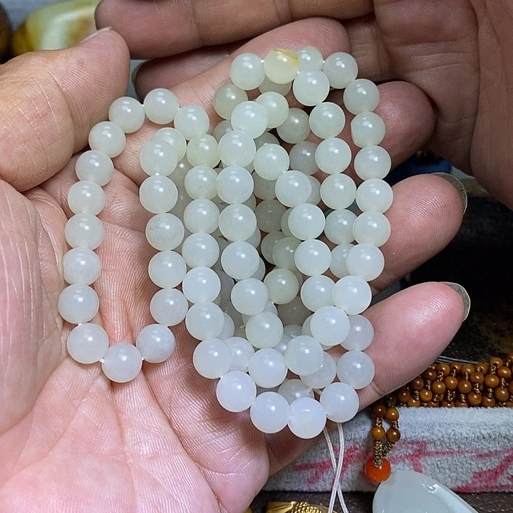 和田玉未镶嵌吊坠(不含链)嘻****?