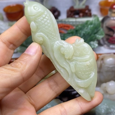 和田玉未镶嵌把件