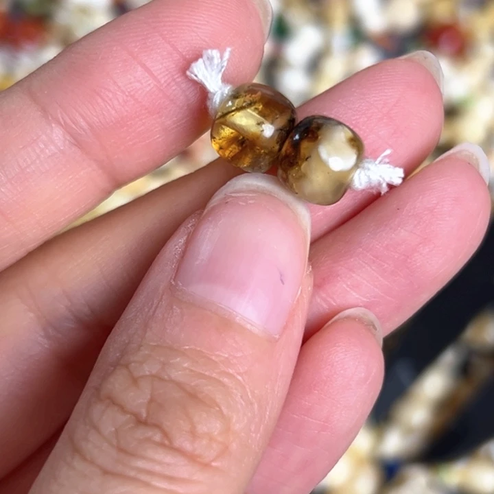 未镶嵌蜜蜡裸石8.6mm一对