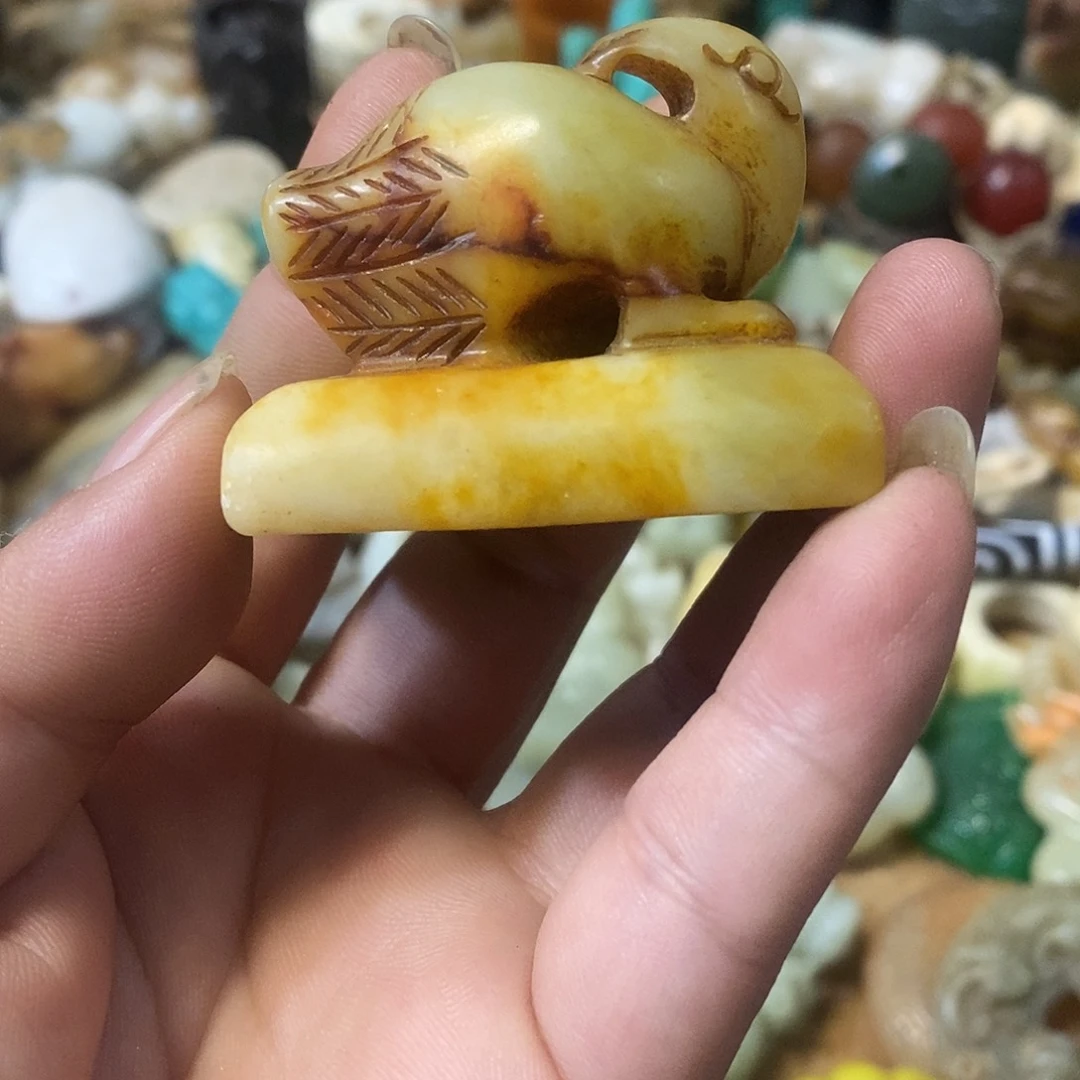 和田玉（糖玉）未镶嵌挂件