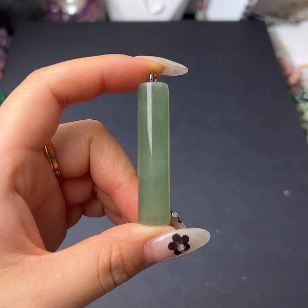 玛瑙/玉髓合金珠宝半成品Y113。11.5*50mm绿东陵吊坠一个