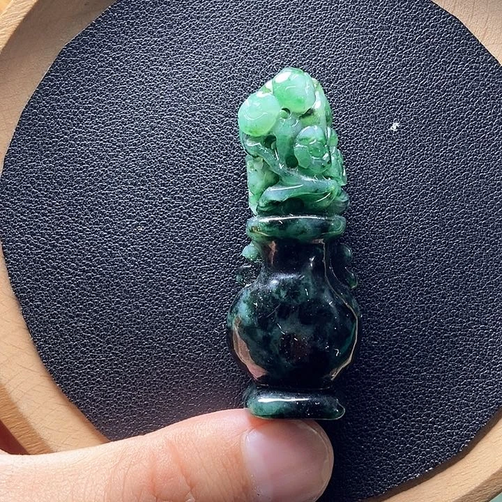 翡翠未镶嵌颈饰翡翠a货