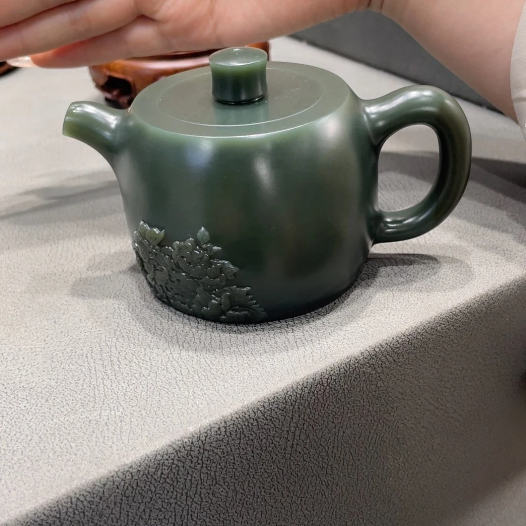 未镶嵌和田玉摆件