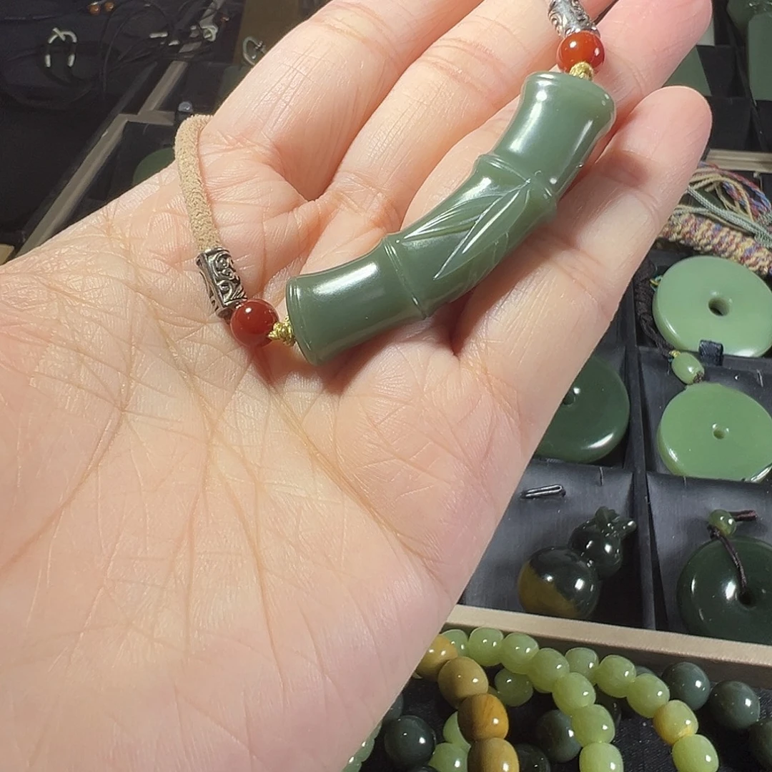 岫岩老玉（透闪石质玉）未镶嵌颈饰